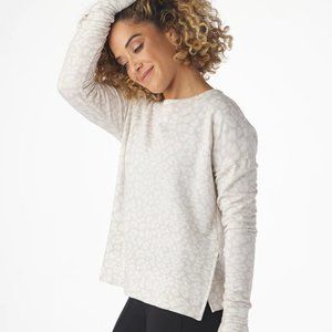 Glyder Lounge Long Sleeve / Oatmilk White Leopard / Size: small
